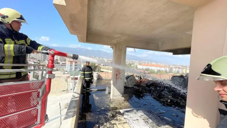 Hatay’da 4 Katlı Apartmanda Çıkan Yangın Kontrol Altına Alındı